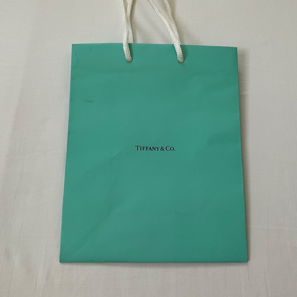 TIFFANY & CO. Lot of 3 Shopping Bags & 4 Ribbons - Picture 4 of 13